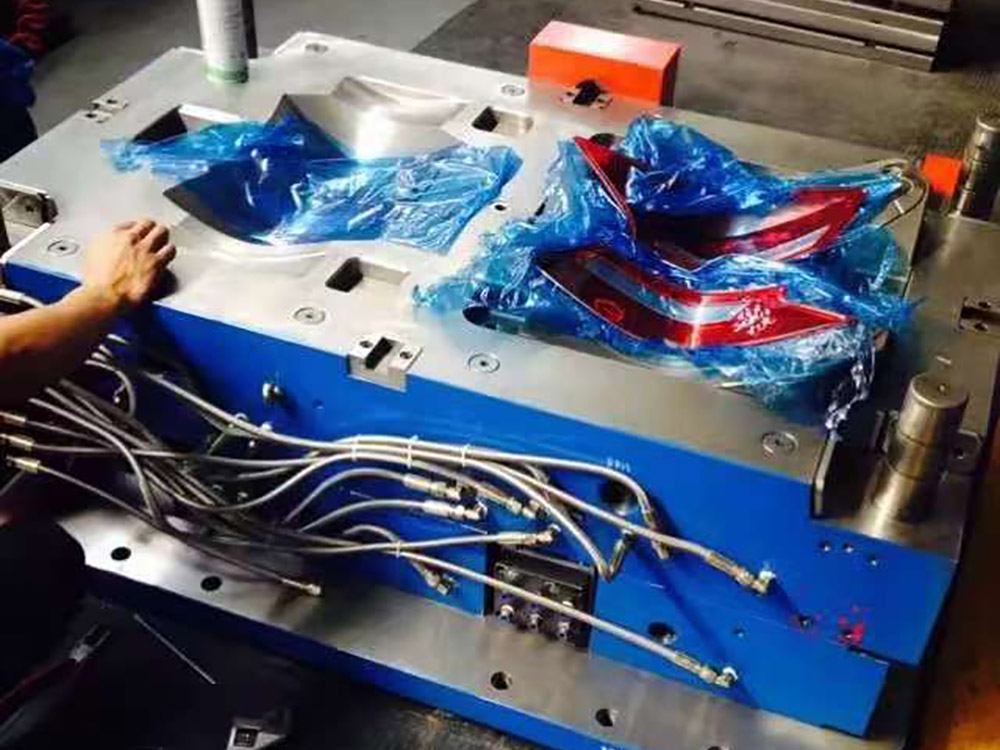 汽车灯模具